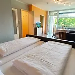 Sandro Haus Kmb Seeappartement Am Ossiacher Mit Direktem Seezugang Und Hallenbad Tschoran